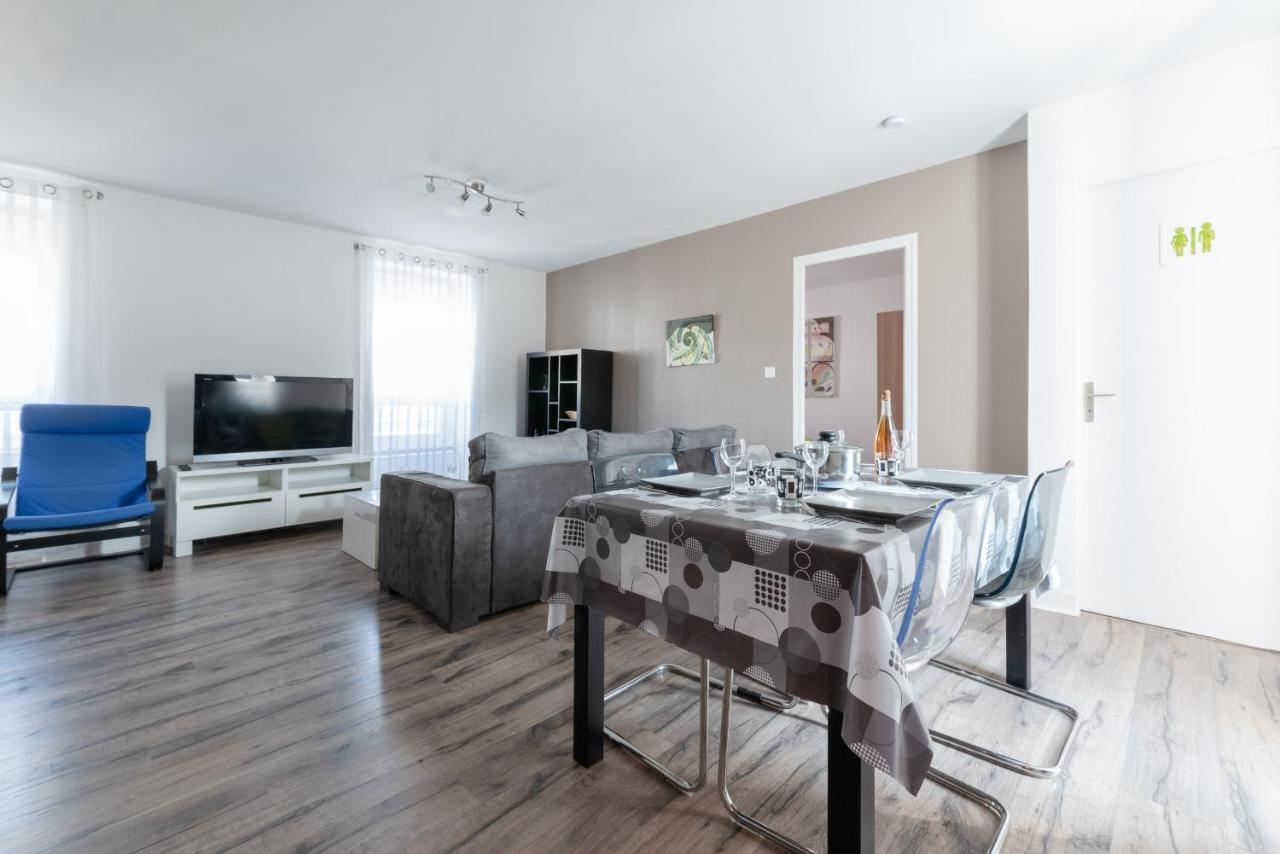 Ker Uhel - Charmant Appartement Plein Centre Saint-Renan ภายนอก รูปภาพ