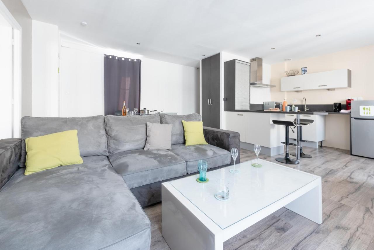 Ker Uhel - Charmant Appartement Plein Centre Saint-Renan ภายนอก รูปภาพ
