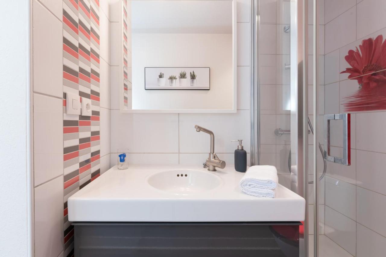 Ker Uhel - Charmant Appartement Plein Centre Saint-Renan ภายนอก รูปภาพ
